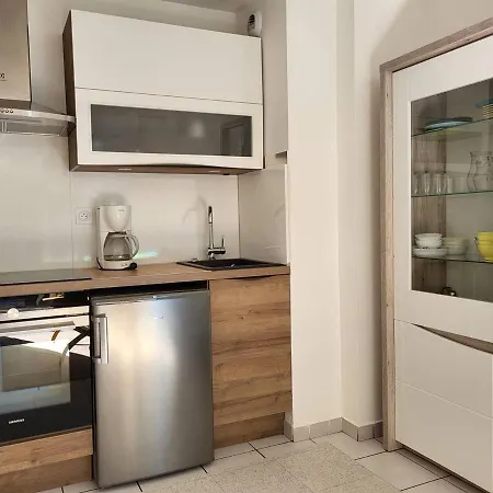 Avec Terrasse Privee, Proche Et Thalasso, Pour 2 Personnes - Fr-1-465-83 カブール